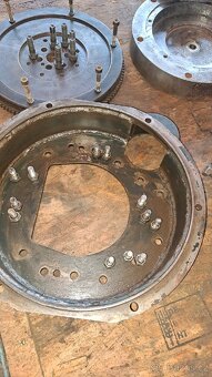 Prodám spojku, přírubu malotraktor mt8 150 32 - 16