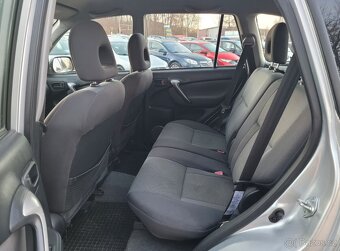 Toyota RAV4 2.0i Sol benzín 110kw - 16