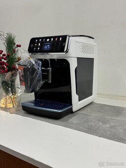 Kávovar Philips EP5500 LatteGo exclusive v bílé barvě - 16