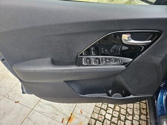 Kia Niro Hybrid 1.6 GDI 77 kW Automat 2018 1. maj. Nové ČR - 16