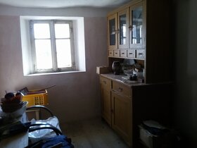 Prodám vesnický dům k celoročnímu bydlení 4 km od Domažlic - 16
