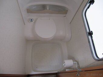 Prodám karavan Hobby 495 ufe,r.v.2013 + mover + předstan. - 16
