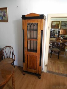 Knihovna biedermeier - 16