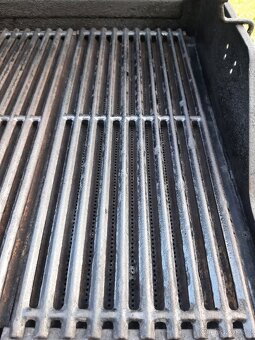 Prodám gril Charbroil 4hořákový - 16