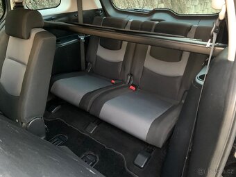 Mazda 5   2.0 i - 16V    7 míst - 16