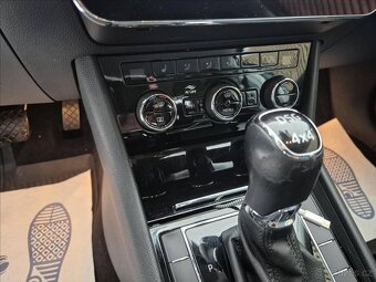 Škoda Superb 2,0 TDI 140kW 4x4 DSG DPH - 16