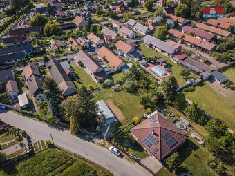 Prodej pozemku k bydlení s mobilním domem v Krchlebích - 16