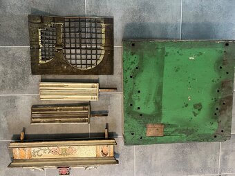 Starožitné loutkové divadlo - 16