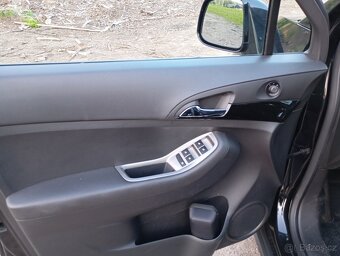 Chevrolet Orlando 2.0 Diesel, 7 míst, r.v. 11/2012 - 16