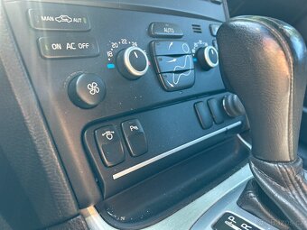XC90 2.4D5 147kW  7 místné, CZ SERVIS POUZE VOLVO - 16
