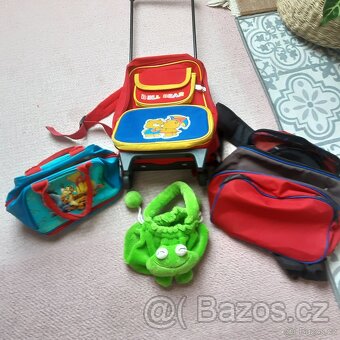 Kabelky , batuzky taštičky atd - 16