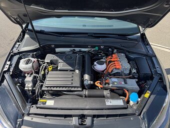 Volkswagen Golf GTE perfekt 🔥 1 majitel - 16