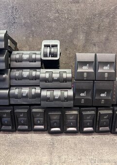 Ovladače,vypínače,relé - 16