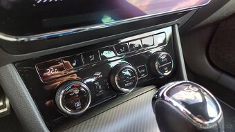 Superb combi Sporline 2.0TDI 147kW 4x4 DSG Weba-1.maj-DPH-ČR - 16