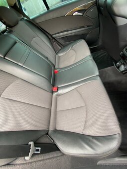 Mercedes Benz E280CDI V6 výbava AVANTGARDE - 16