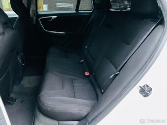 Volvo V60 2.0D 120KW 5VÁLEC MANUÁL BEZ KOROZE - 16