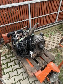 VW Sharan 1.9 tdi 85kw 2005 man.6 - 16