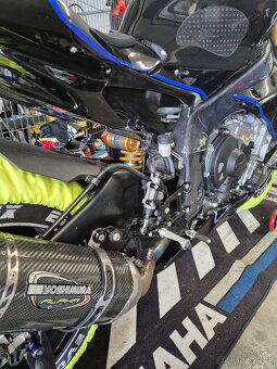 Yahama R1M 2015 okruhová - 16