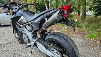 Aprilia Dorsoduro 750 r.v. 2010 - 16