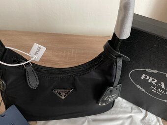 Prada Re-edition 2000 kabelka s krabicou - 16