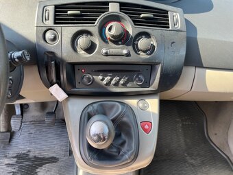 Renault Scénic 1.6i 83kW - 16