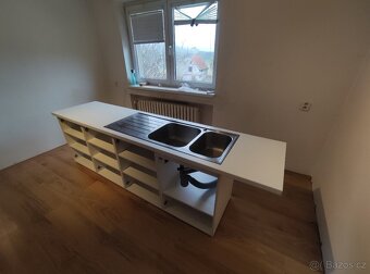 Moderní kuchyňská linka na míru - 16