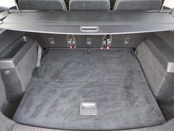 VW Touran TSi R-Line LED NAVI VYHŘ SEDAČKY SENZORY - 16