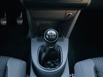 Volkswagen Touran 1.2TSI 77KW MANUÁL NAVIGACE VÝHŘEV - 16