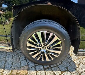 Toyota Granvia Premium - 16