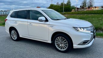 Hybridni Outlander 2.4PHEV 165Kw Matrix svetla EVdojezd 50km - 16