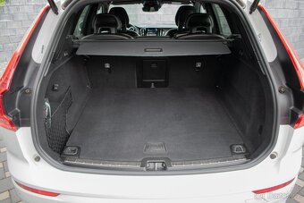 Volvo XC60 D4 R-Design AWD A/T - 16