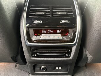 BMW X7 3.0 M50d DPH, 7MÍST, MAX VÝBAVA - 16