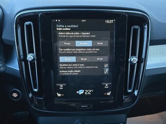 VOLVO XC40 120kW T3 MOMENTUM Automat ČR 2021 LED + NAVI DPH - 16