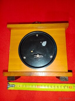 Hodiny za zeď, krbové, budíky, atd. celkem 24 ks  PRIM atd. - 16