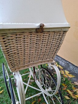 Starožitný kočárek pro panenky č.  636 - 16