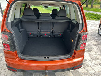 VW Touran Cross 1.9 tdi, 77 KW, rok 2008 - 16