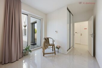 Prodej bytu 3+kk s terasou 90m2 a parkováním u domu, Praha Z - 16
