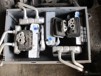 VW T5 klima trubky, popelník, dovírání dveří, nápravnice - 16