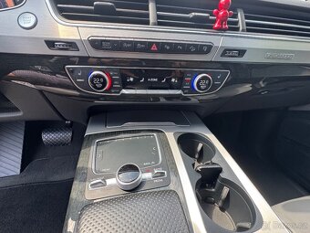 Audi Q7,s-line,3,0 tdi,bílá perleť... - 16