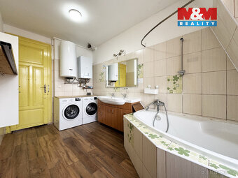 Prodej bytu 4+1, 104 m², Karlovy Vary, ul. Varšavská - 16