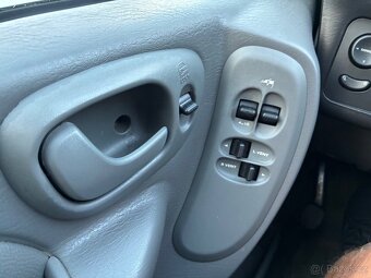 Chrysler Voyager, 2,8 110kW AUTOM.PŘEVOD 6-Míst, Klimatizace - 16