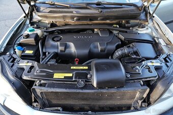 Volvo XC90 2,4D D5 EXECUTIVE AWD - 16