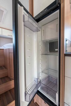 Autokaravan 2022 Bürstner IXEO 726G – Plne vybavený 🚐✨ - 16