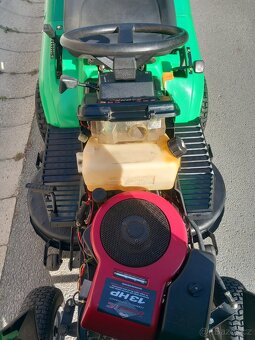 Prodám zahradní traktor Sabre John Deere - 16