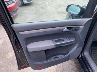 Volkswagen Touran, 2.0 TDI Highline,7míst - 16