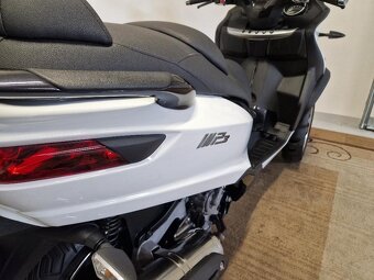 Piaggio MP3 500 ABS LED ESP USB 5/2015 - 16