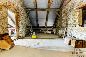 Dům pro bydlení nebo podnikání s pozemkem na parkování kouse - 16