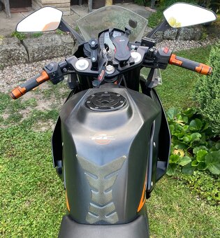 KTM RC 125 + ZDARMA nový sedlový vak a nepromok kombinéza - 16
