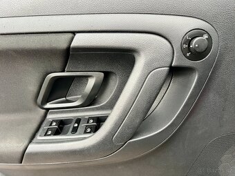 Škoda Roomster 1.2 TSI 63kW Sportpaket,ServisŠkoda - 16