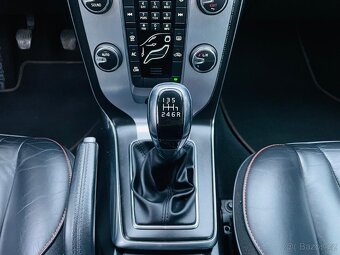 Volvo V40 2.0 D3 110KW 5VÁLEC MANUÁL OCEAN RACE LED SERVISKA - 16